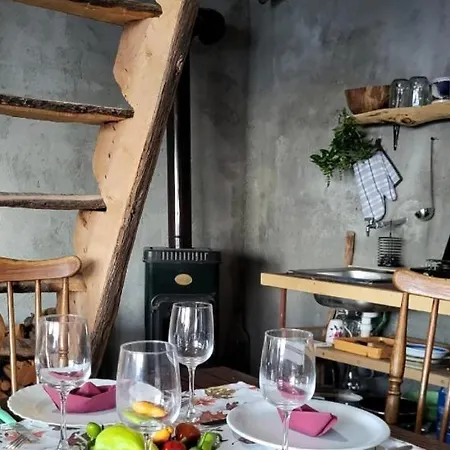 Semesterbostad Miki's Little House