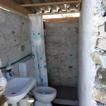 Semesterbostad Miki's Little House *